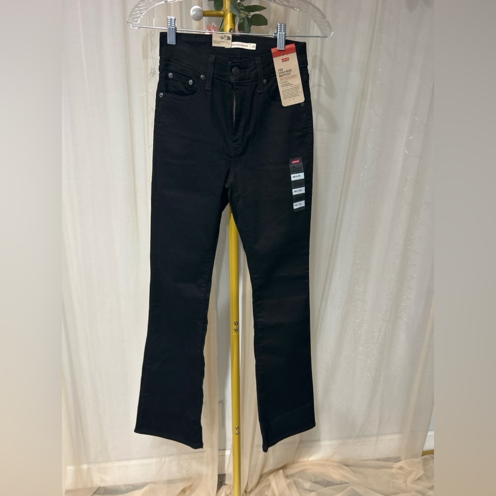 Levi’s 725 High-Rise Bootcut Black Jeans 26x32 NWT